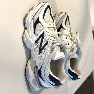 New balance women’s size 10 “9060”